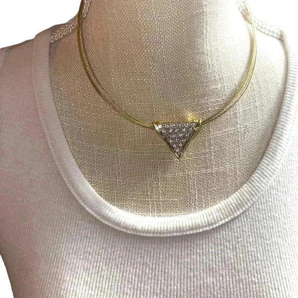 Elegant Gold Triangle Pendant Necklace - Picture 5 of 8